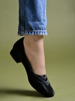 Shoetopia - Solid Pointed Toe Black Bellies for Girls