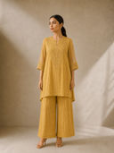 Yellow color option, Currently selected