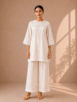 Vaaya - White Mul Chanderi and Lace Three Fourth Sleeves Kurta with Palazzo