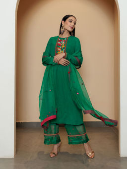 Pairaahan - Farah Kurta Green (Set of 3)