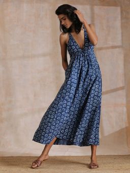 trueBrowns - Indigo Dabu Floral Print Cotton Sleeveless Dress