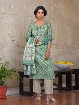 Vaasva Jaipur - Women Dark Green Silk Digital Printed Kurta with Pant and Dupatta (Set of 3)