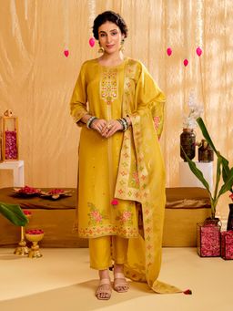 Jaipur Kurti - Floral Embroidered Straight Organza Kurta with Trouser and Dupatta (Set of 3)
