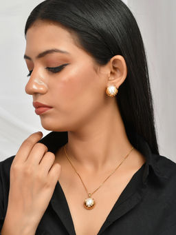 Voylla - Mothers Day Half Pearl Pocket Pendant Set