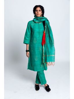 Label Earthen - Women Green Embroidered Kurta with Pant & Dupatta (Set of 3)