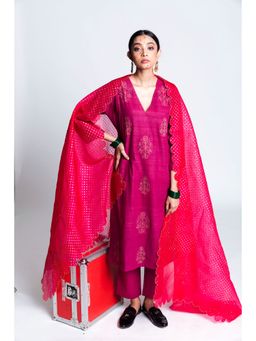 Label Earthen - Women Pink Embroidered Kurta with Pant & Dupatta (Set of 3)