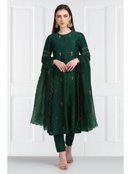 Label Earthen - Women Green Embroidered Kurta with Pant & Dupatta (Set of 3)