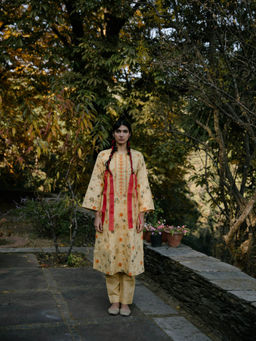 Label Earthen - Women Yellow Floral Kurta with Pant (Set of 2)