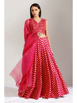 Label Earthen - Women Pink Floral Lehenga with Choli & Dupatta (Set of 3)