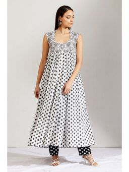 Label Earthen - Women White Polka Dots Anarkali Kurta with Pant (Set of 2)