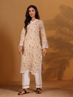 Varanga - Women Beige Floral Printed Straight Kurta