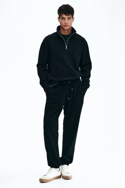 H&M - Men Black Relaxed Fit Sweatpants
