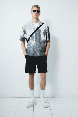 H&M - Men Black Regular Fit Sweatshorts