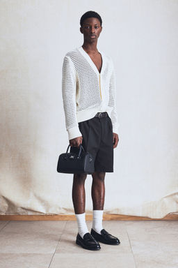 H&M - Men Black Relaxed Fit Twill Bermuda Shorts