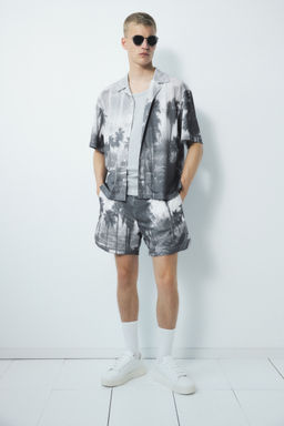 H&M - Men Grey Regular Fit Printed Mesh Shorts
