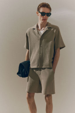 H&M - Men Green Relaxed Fit Shorts