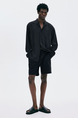 H&M - Men Black Regular Fit Linen-Blend Shorts