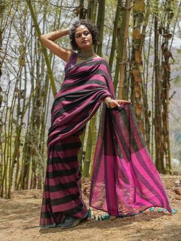 Suta - Black and Magenta Slub Saree