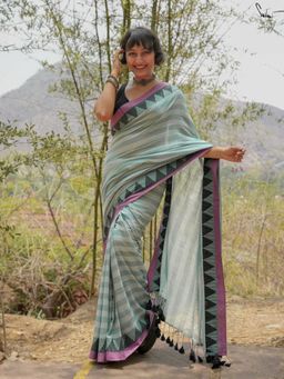 Suta - Mint Green Slub Saree