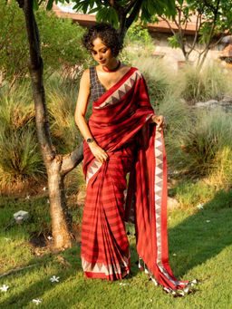Suta - Maroon Slub Saree