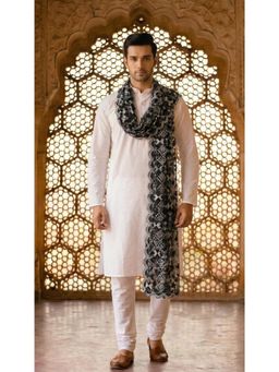 Zamour - Black Embroidered Dupatta