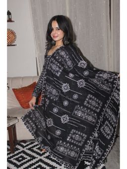 THE SAYURI - Ashnoor Embroidered Kurta with Pant and Dupatta