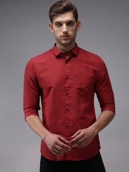 SHOWOFFFF - Men Red Collar Neck Solid Comfort Fit Shirt