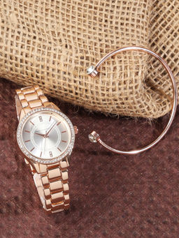 French Connection - Silver Women Analog Watch with Bracelet Gift Set (FCW03RGM) (M)