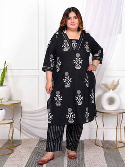 Miravan - Plus Size Black Floral Print Kurta and Palazzo (Set of 2)