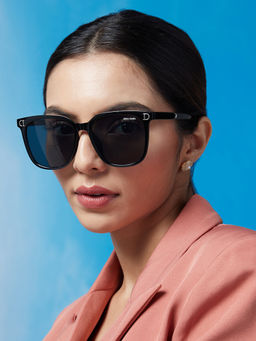 Pipa Bella by Nykaa Fashion - Trendy Black Wayfarer Sunglasses (M)
