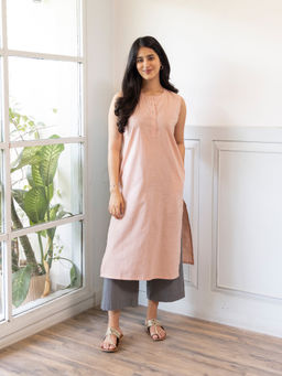 SURMA - First Rain Kurta Set in Dusty Pink