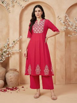 Globus - Red Embroidered Mandarin Neck Kurta With Pant