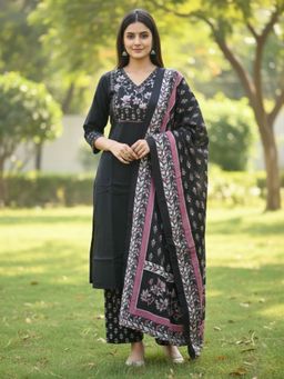 Autumnlane - Black Printed V-Neck Kurta Pant With Dupatta