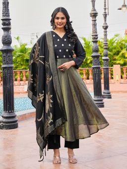 Tikhi Imli - Black Embroidered V-Neck Kurta Pant With Dupatta