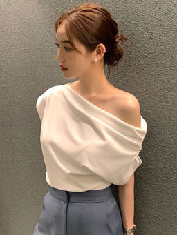 Outzidr - White One Shoulder Vaca Top