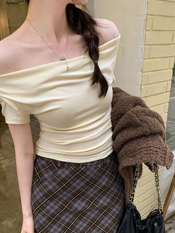 Outzidr - Street Off White Off Shoulder Fitted Top