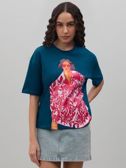 VERO MODA - Blue and Red Graphic Printed Relaxed T-Shirt