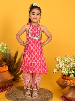 SAKA DESIGNS - Girls Pink Floral Printed Kurta & Dhoti (Set of 2)