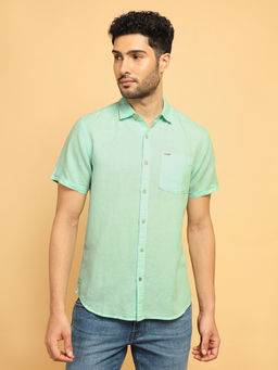 Wrangler - Men Solid Green Regular Fit Shirt