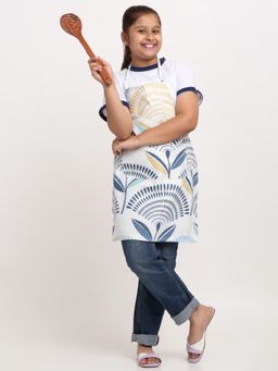 ARRABI - White Floral TC Cotton Blend Baby Apron with 2 Patch Pockets