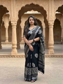 Anjaneya Sarees - Black Designer Linen Printed Saree with Unstitched Blouse
