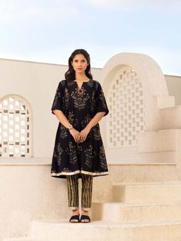 Naseebo - Black Petal Reverie Ajrakh Kurta with Pant (Set of 2)