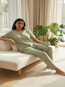 Green color option, Sold out, Currently selected