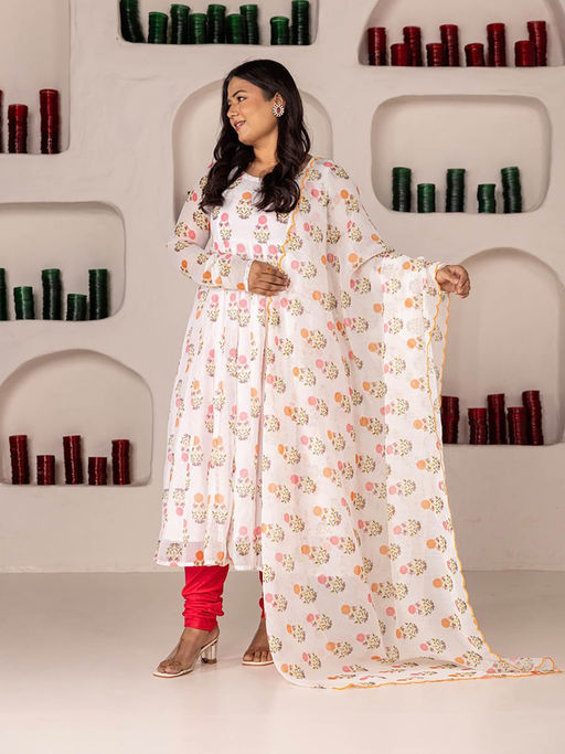 Buy ONEWE INDIA Mala Linen Anarkali Kurta (Set of 3) Online