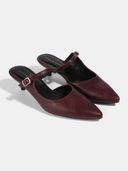 Maroon color option, Currently selected