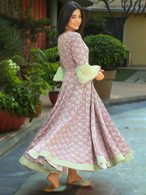 pista green indian dress Andaaz Fashion Women's Indian Pistachio Green Georgette Sequins Embroidered Lehenga