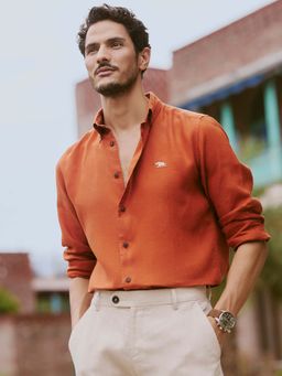 Andamen - Men Rust Linen Solid Regular Fit Casual Shirt