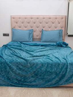 StudioHMK - Teal Fur Ac Room 300 Gsm Double Bed Comforter