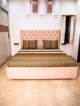 StudioHMK - Brown Graphic 100% Cotton Bedsheet with Pillow Covers (King)