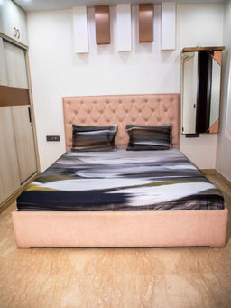 StudioHMK - Multicolor Graphic 100% Cotton Bedsheet with Pillow Covers (King)